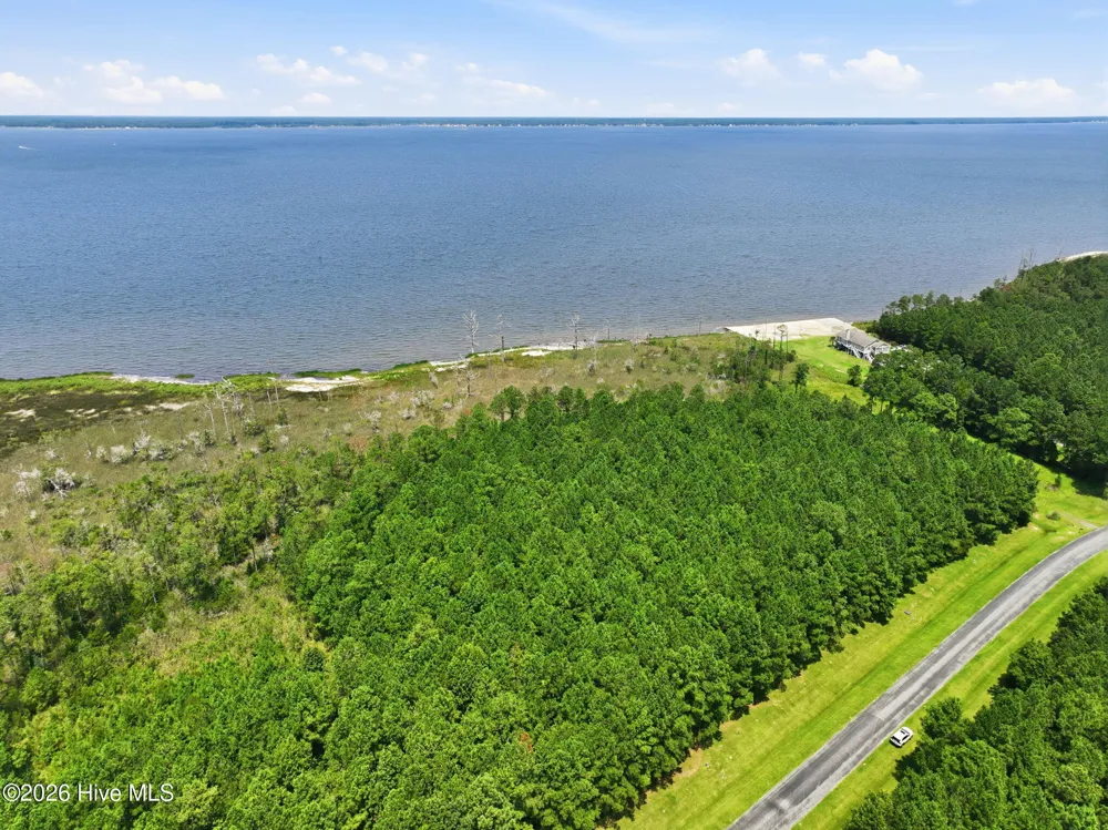 169 Garbacon Drive Beaufort, NC 28516