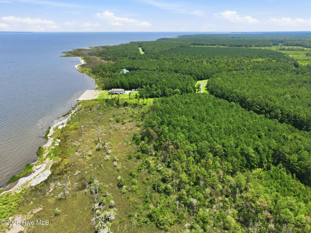 169 Garbacon Drive Beaufort, NC 28516