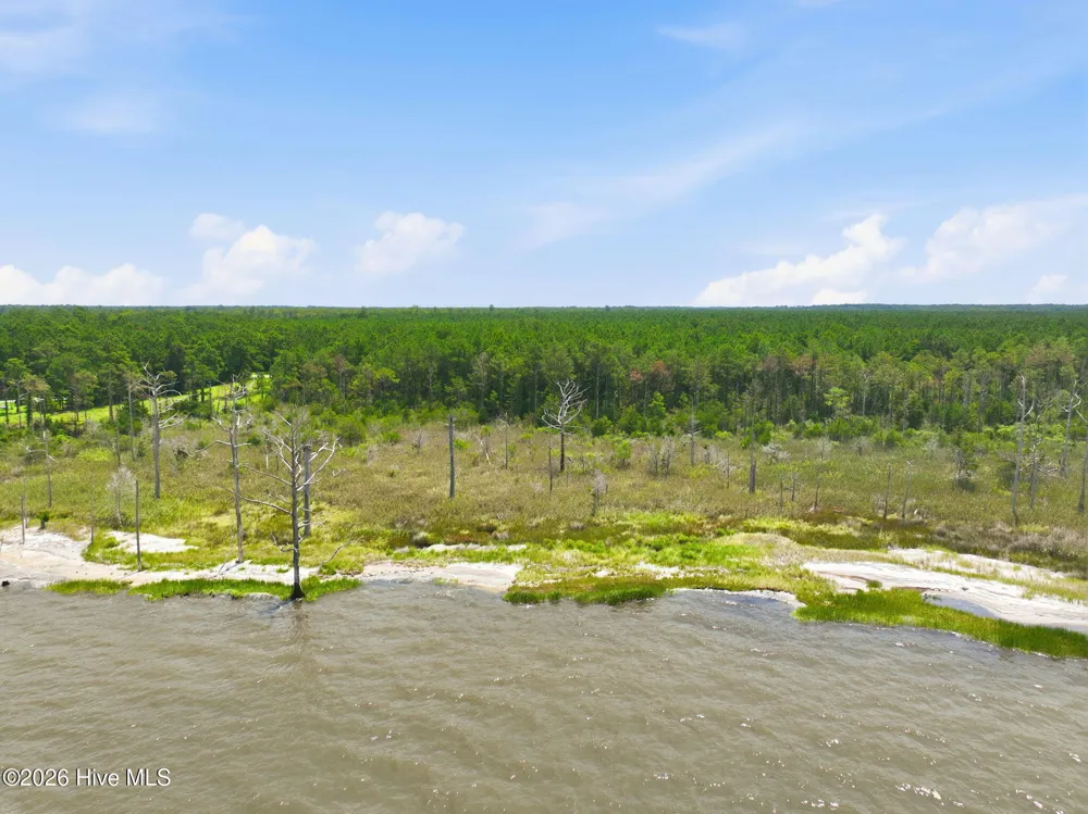 169 Garbacon Drive Beaufort, NC 28516