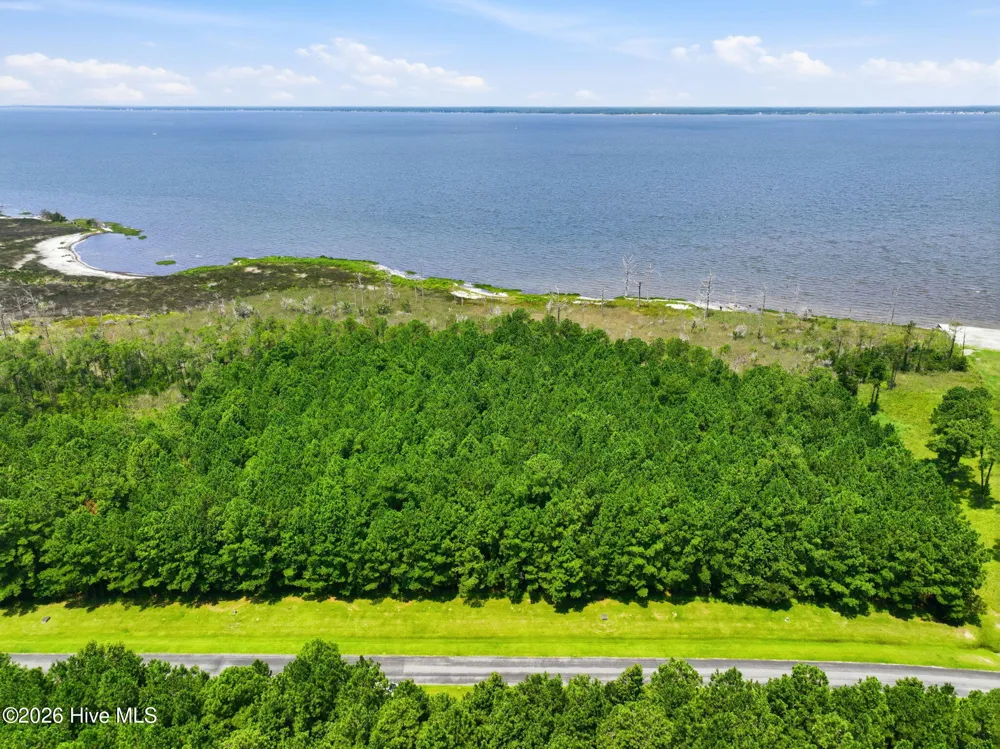169 Garbacon Drive Beaufort, NC 28516