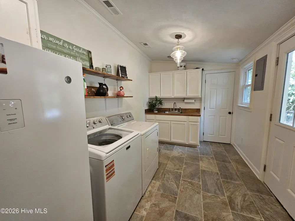 405 W Clinton Street Roseboro, NC 28382
