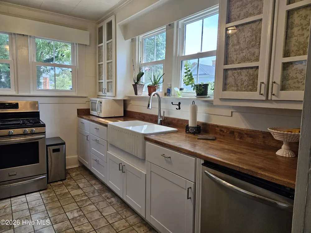405 W Clinton Street Roseboro, NC 28382