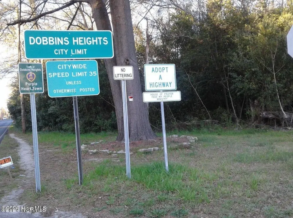 122-124 Earl Franklin Drive Hamlet, NC 28345