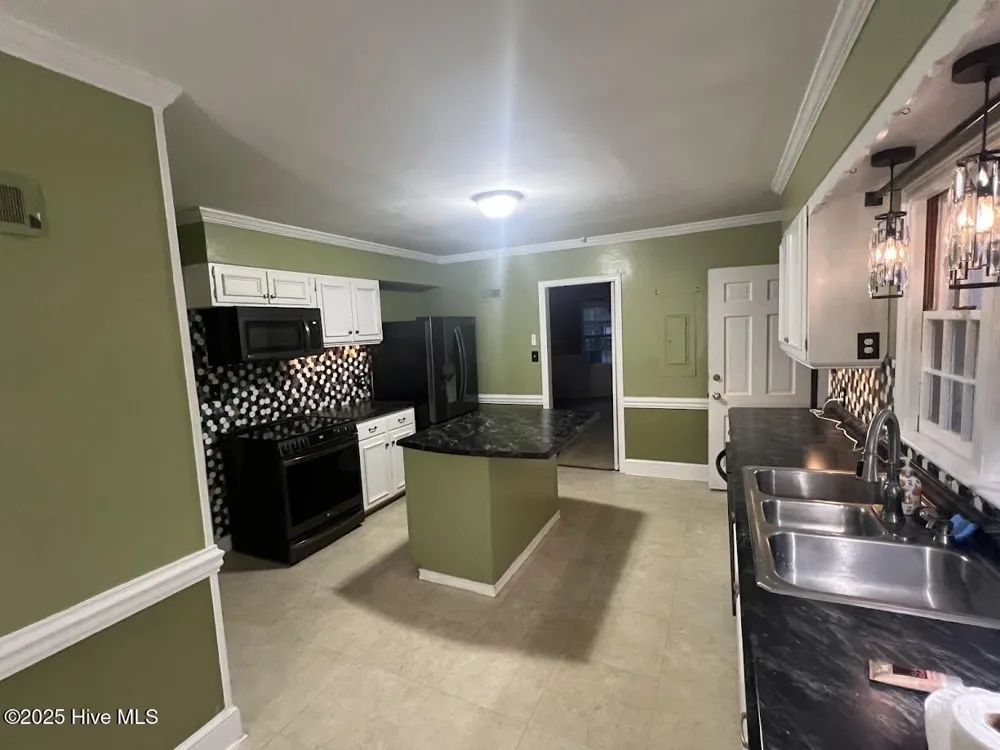 313 E 1st Avenue Chadbourn, NC 28431