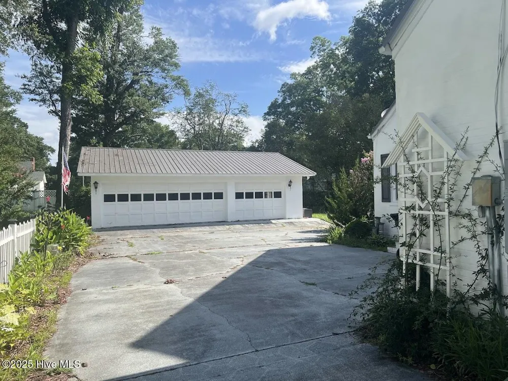 313 E 1st Avenue Chadbourn, NC 28431