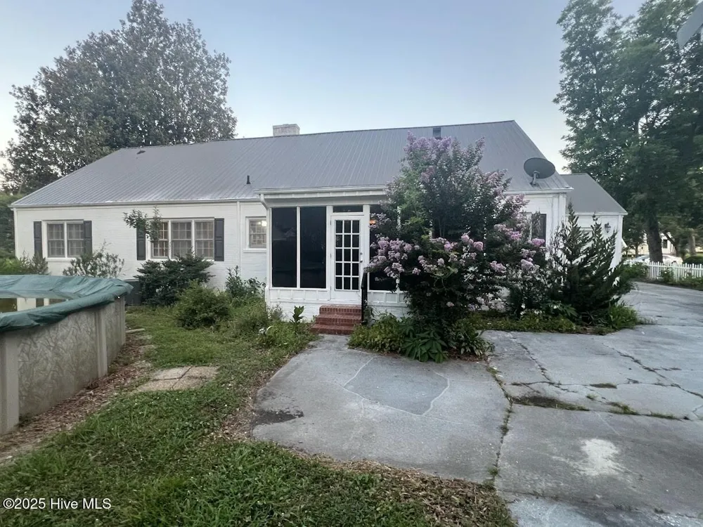 313 E 1st Avenue Chadbourn, NC 28431