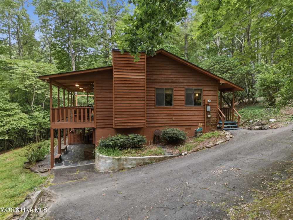 221 Chatto Loop Murphy, NC 28906