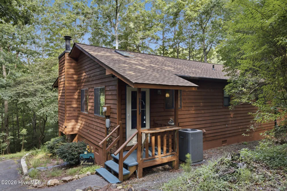 221 Chatto Loop Murphy, NC 28906