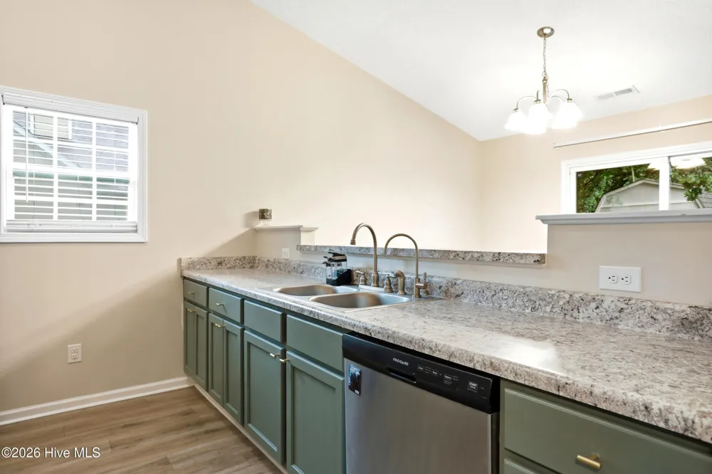 2606 Idlebrook Circle Midway Park, NC 28544