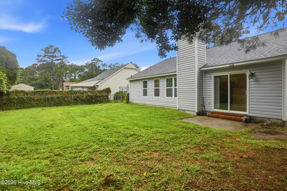 2606 Idlebrook Circle Midway Park, NC 28544