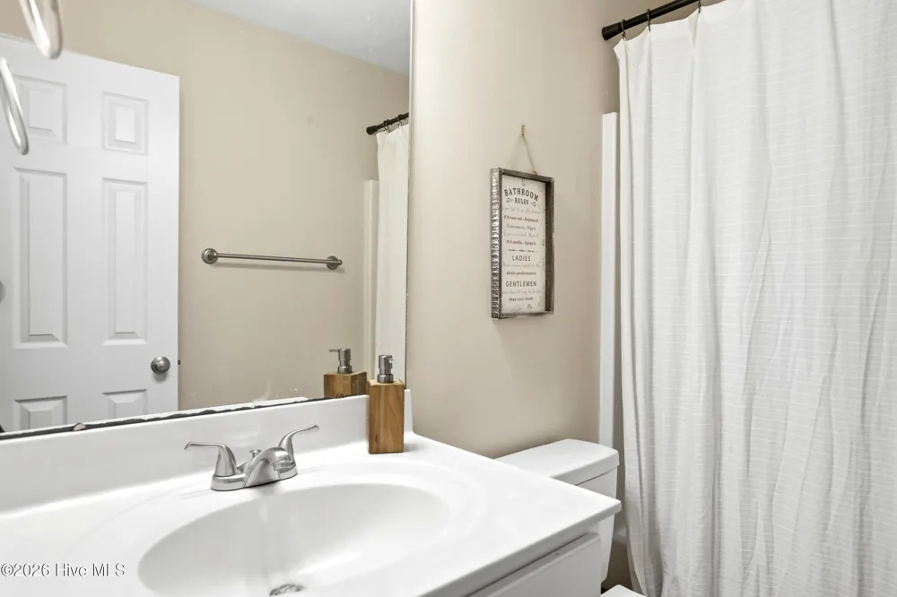 2606 Idlebrook Circle Midway Park, NC 28544