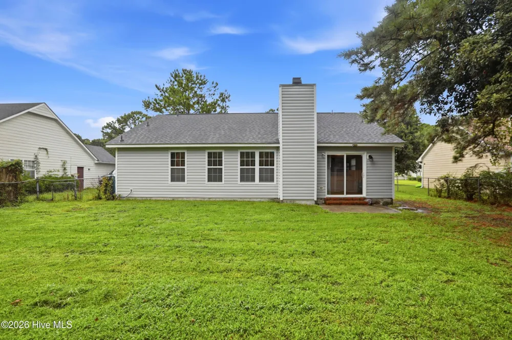 2606 Idlebrook Circle Midway Park, NC 28544