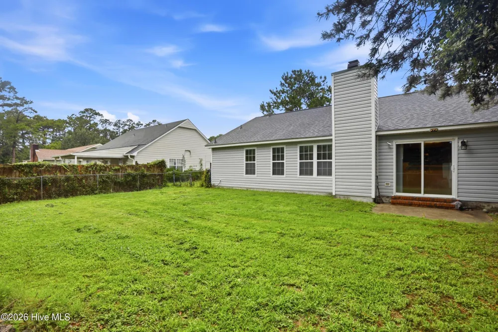 2606 Idlebrook Circle Midway Park, NC 28544