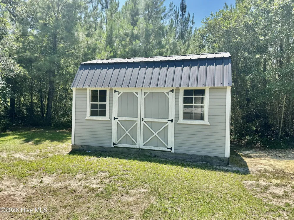 136 Floyd Pond Lane Richlands, NC 28574