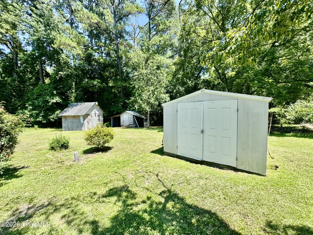 136 Floyd Pond Lane Richlands, NC 28574