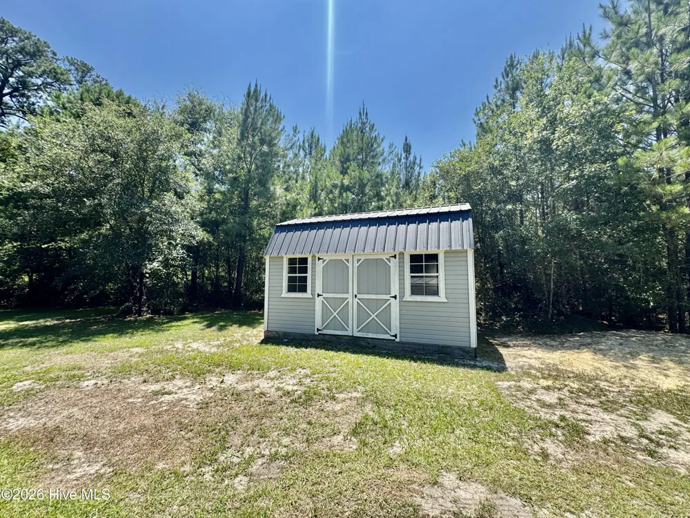 136 Floyd Pond Lane Richlands, NC 28574