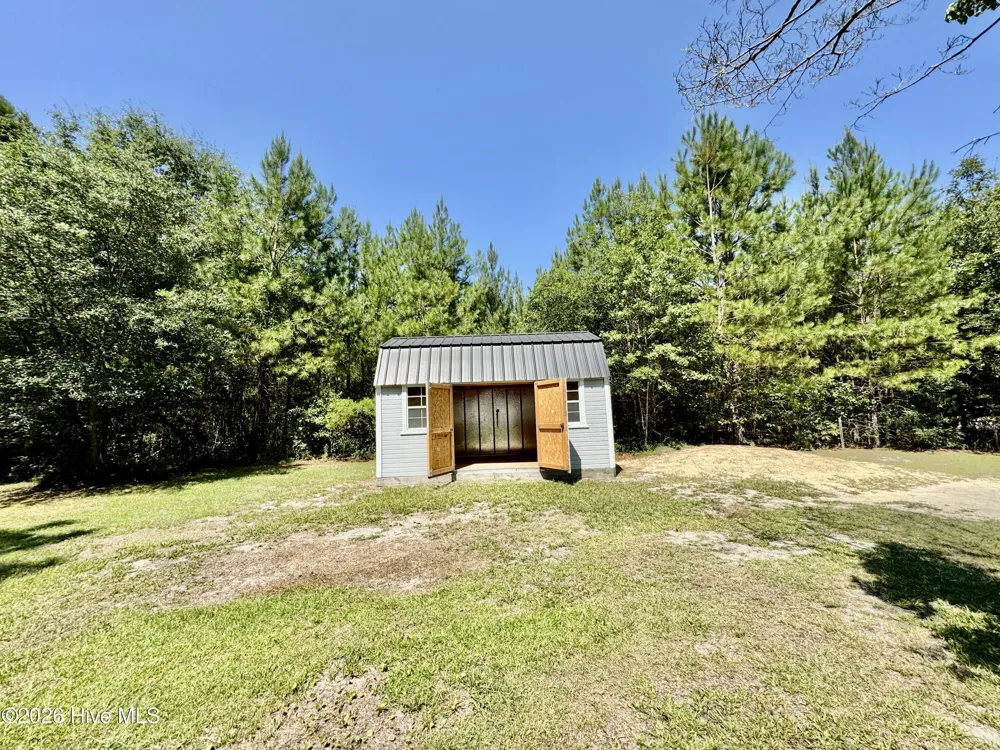 136 Floyd Pond Lane Richlands, NC 28574