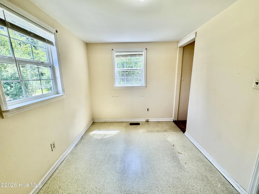 136 Floyd Pond Lane Richlands, NC 28574