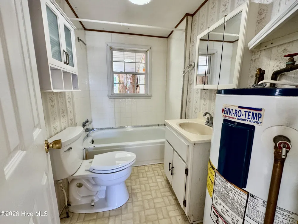 136 Floyd Pond Lane Richlands, NC 28574