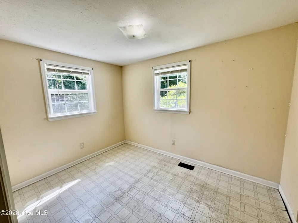 136 Floyd Pond Lane Richlands, NC 28574