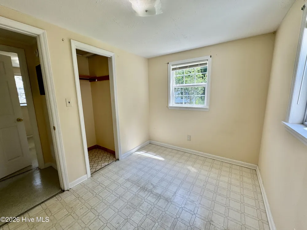 136 Floyd Pond Lane Richlands, NC 28574