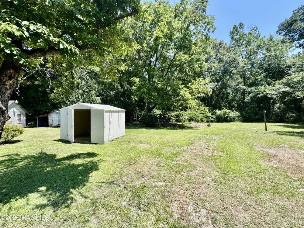 136 Floyd Pond Lane Richlands, NC 28574