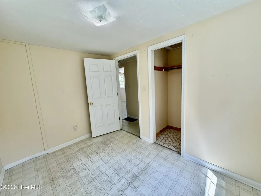 136 Floyd Pond Lane Richlands, NC 28574