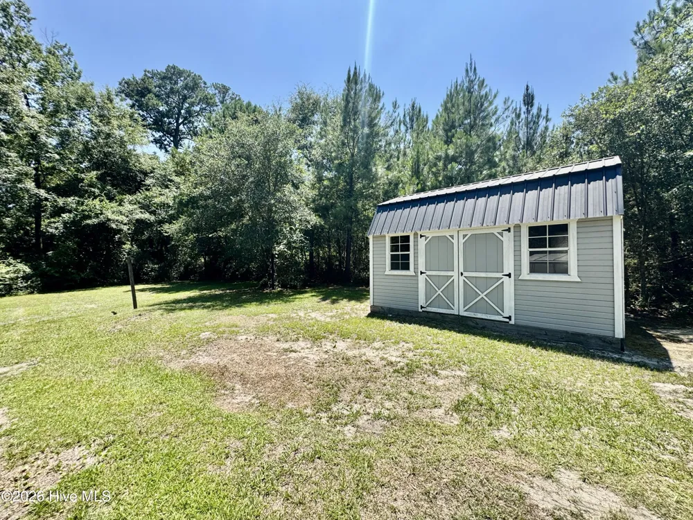 136 Floyd Pond Lane Richlands, NC 28574