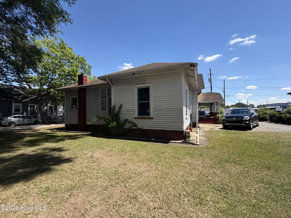 209 Pollock Street Selma, NC 27576