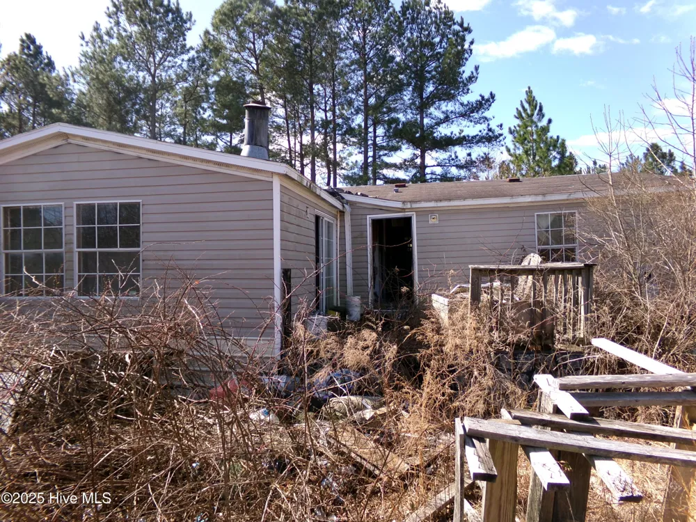 4766 Old Wire Road Red Springs, NC 28377