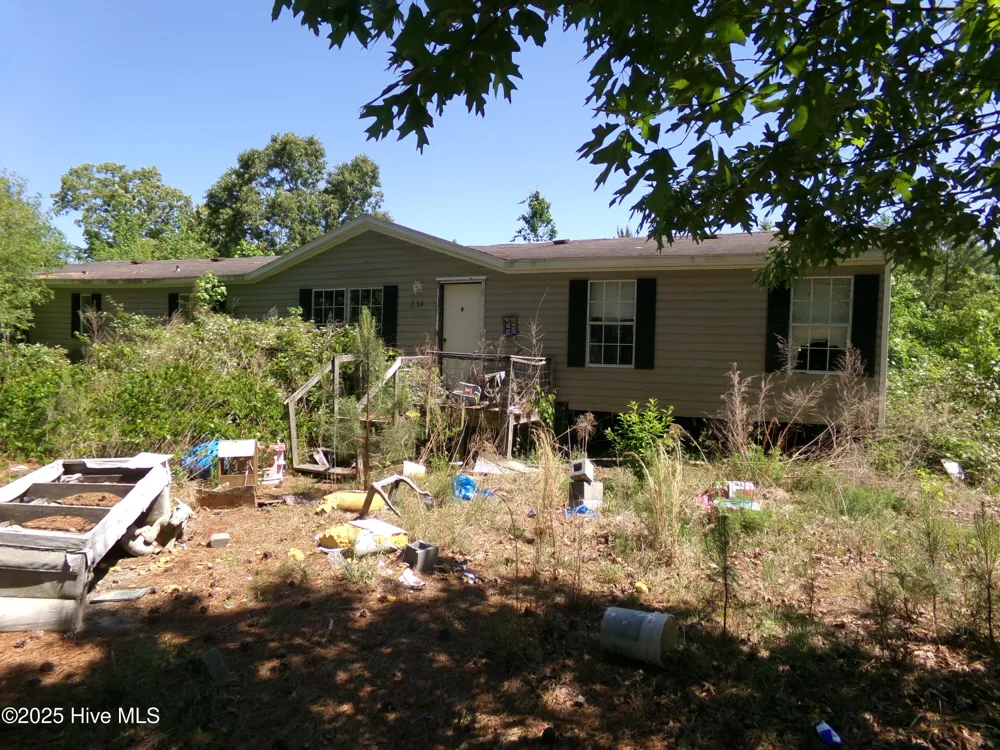 4766 Old Wire Road Red Springs, NC 28377