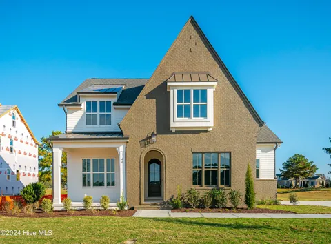 46 Pine Tree Point