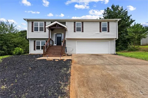 305 Hunters Trace