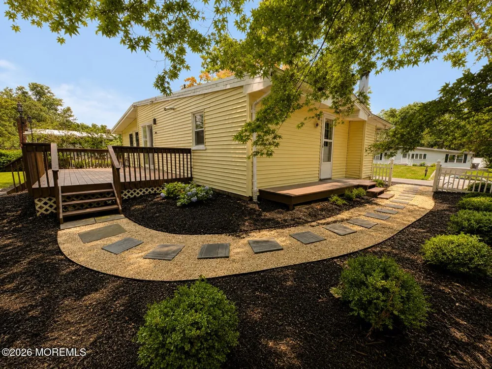 253 Parkview Terrace Lincroft, NJ 07738