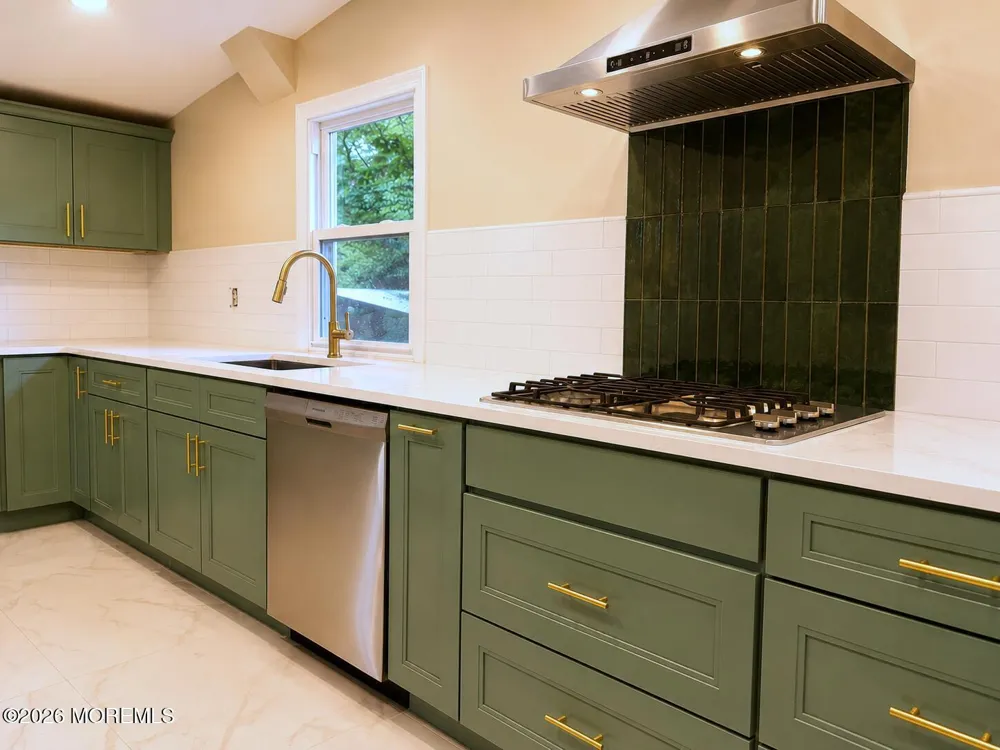 253 Parkview Terrace Lincroft, NJ 07738