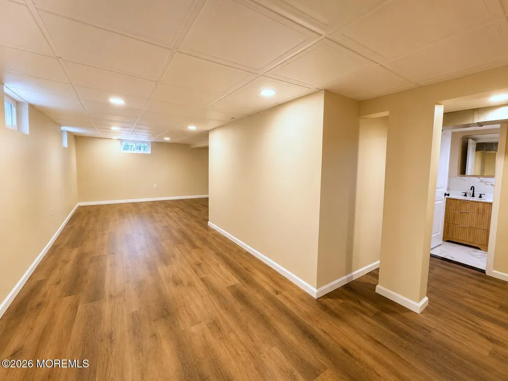253 Parkview Terrace Lincroft, NJ 07738