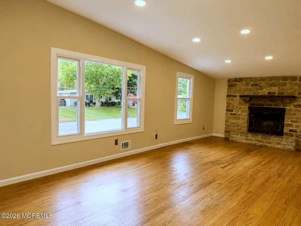 253 Parkview Terrace Lincroft, NJ 07738