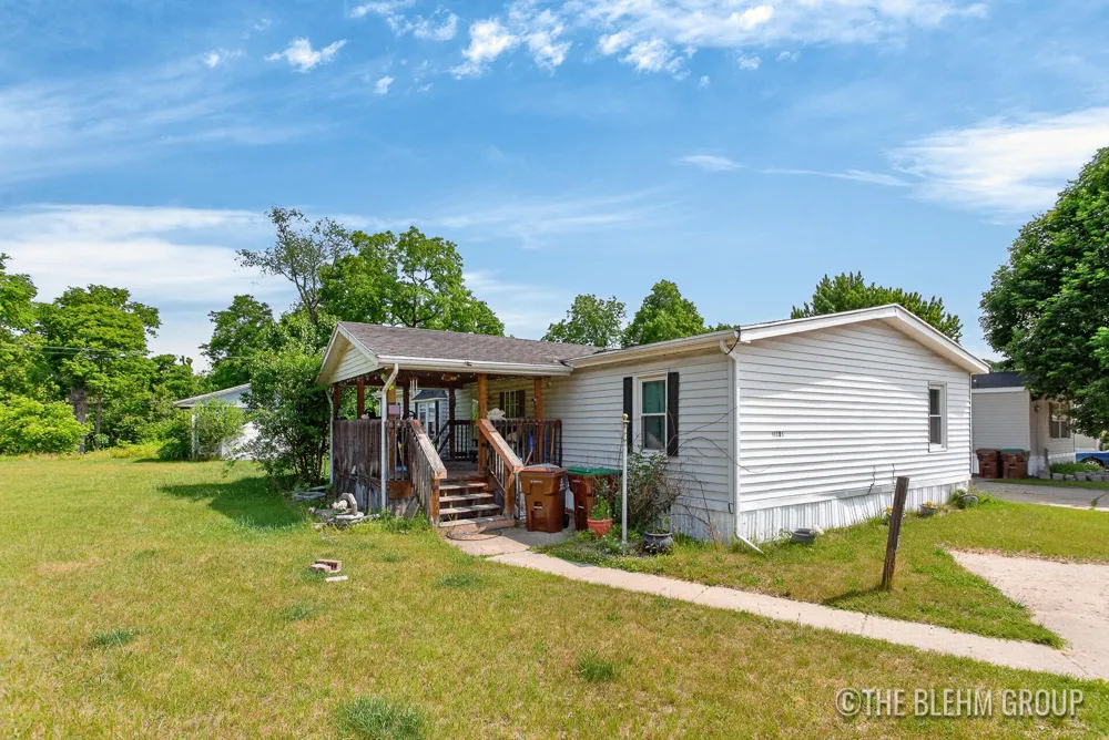 11235 Caron Street SE Lowell Charter Township, MI 49331