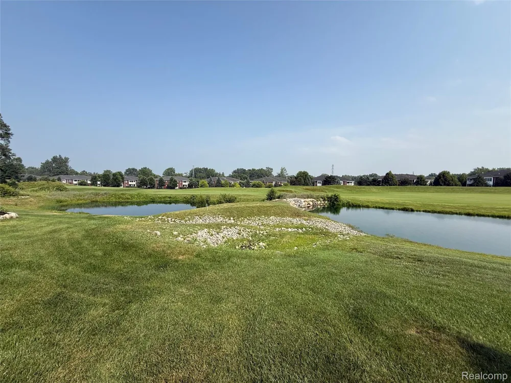 58626 Valley View Drive Washington Township, MI 48094