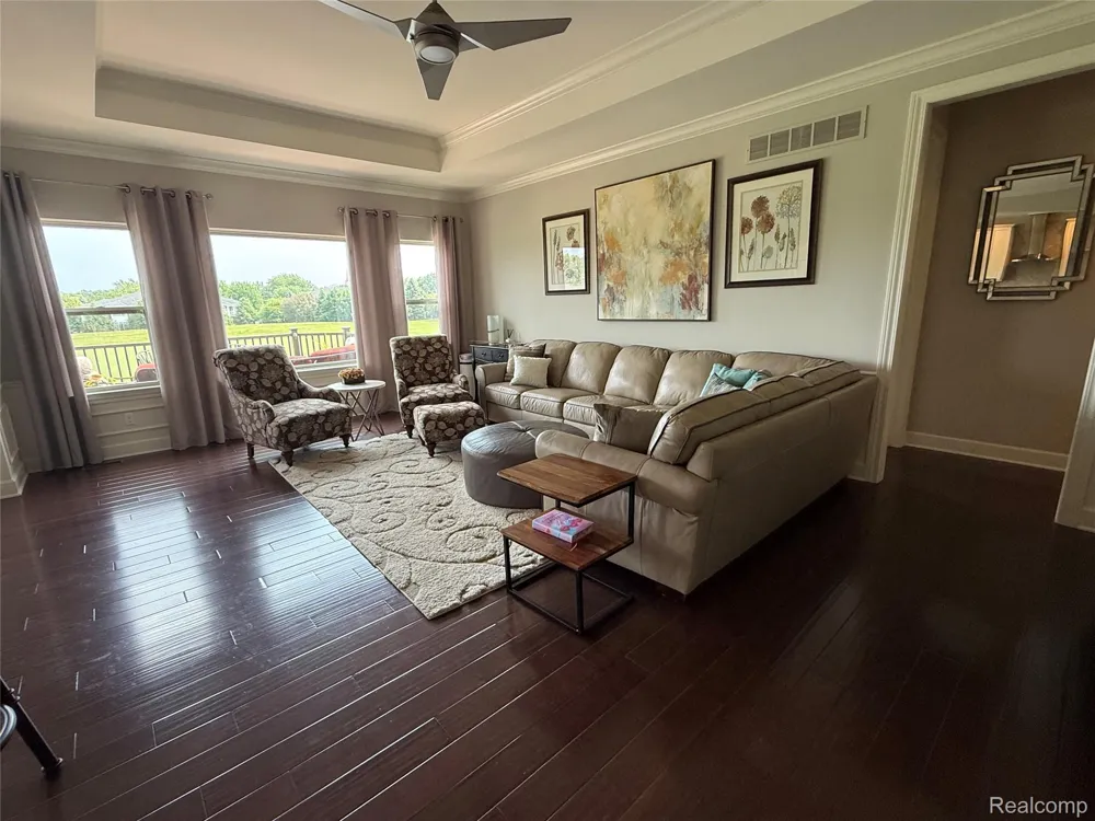 58626 Valley View Drive Washington Township, MI 48094