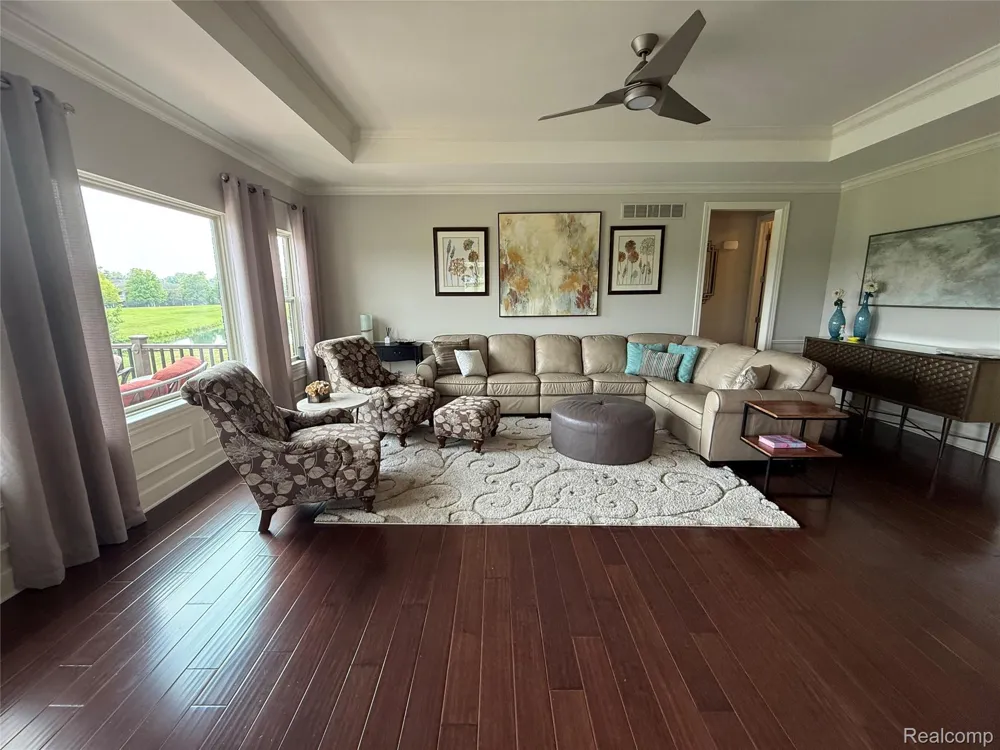 58626 Valley View Drive Washington Township, MI 48094