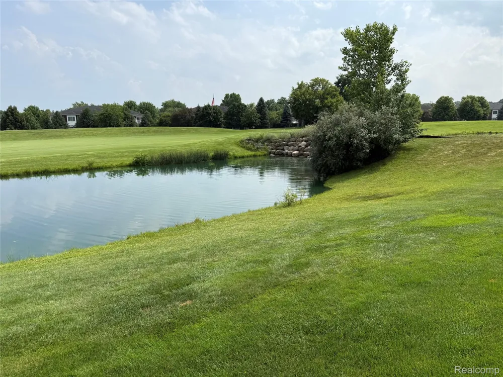 58626 Valley View Drive Washington Township, MI 48094