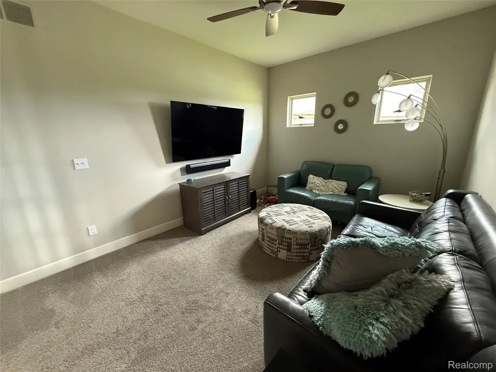 58626 Valley View Drive Washington Township, MI 48094