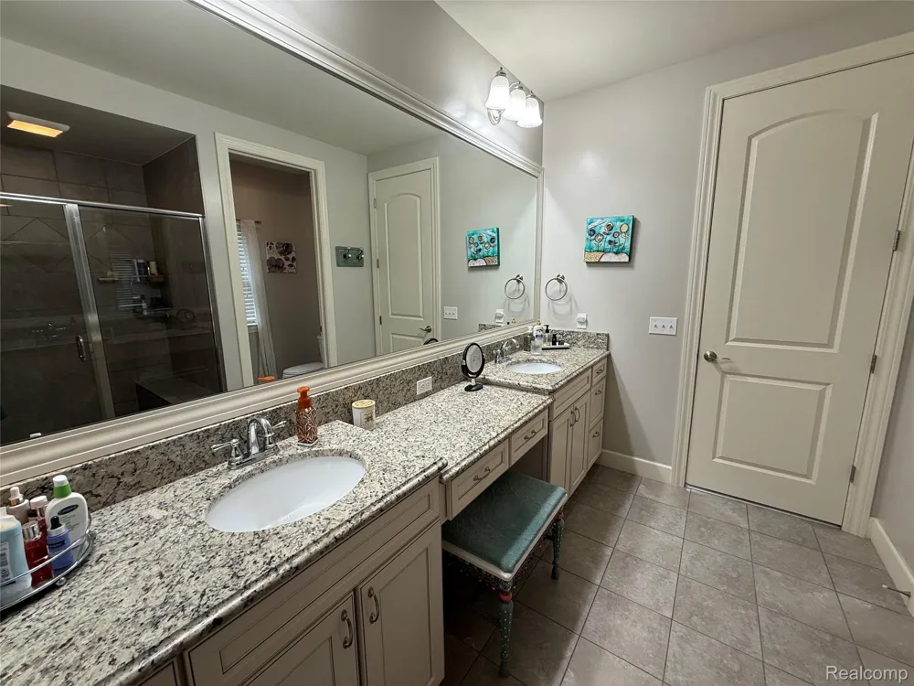 58626 Valley View Drive Washington Township, MI 48094