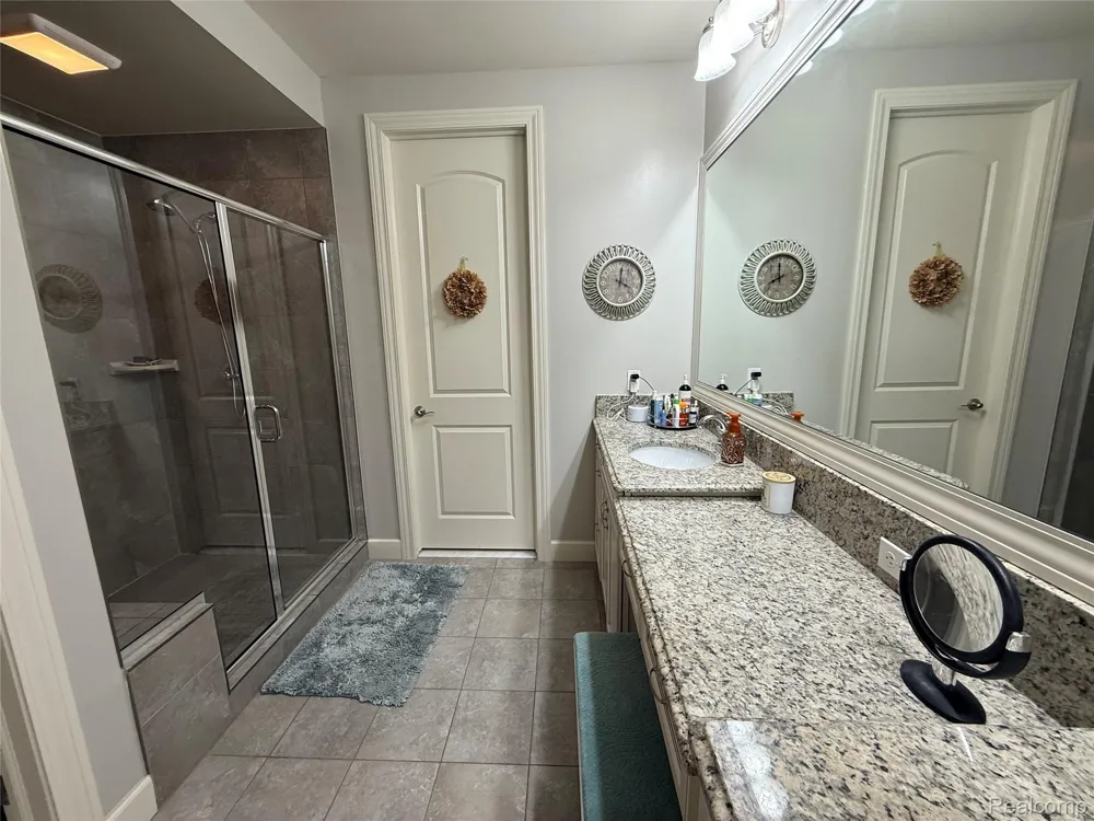 58626 Valley View Drive Washington Township, MI 48094