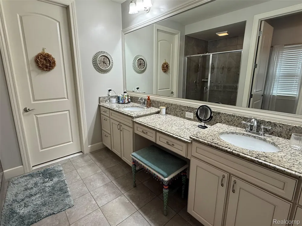 58626 Valley View Drive Washington Township, MI 48094
