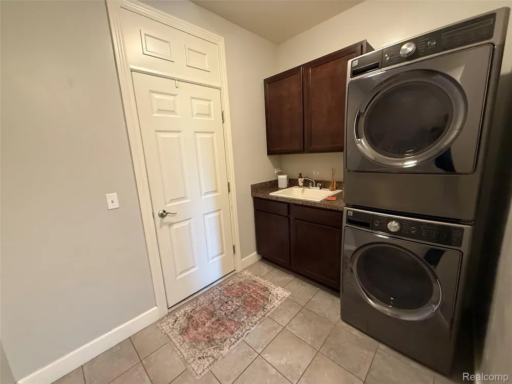 58626 Valley View Drive Washington Township, MI 48094