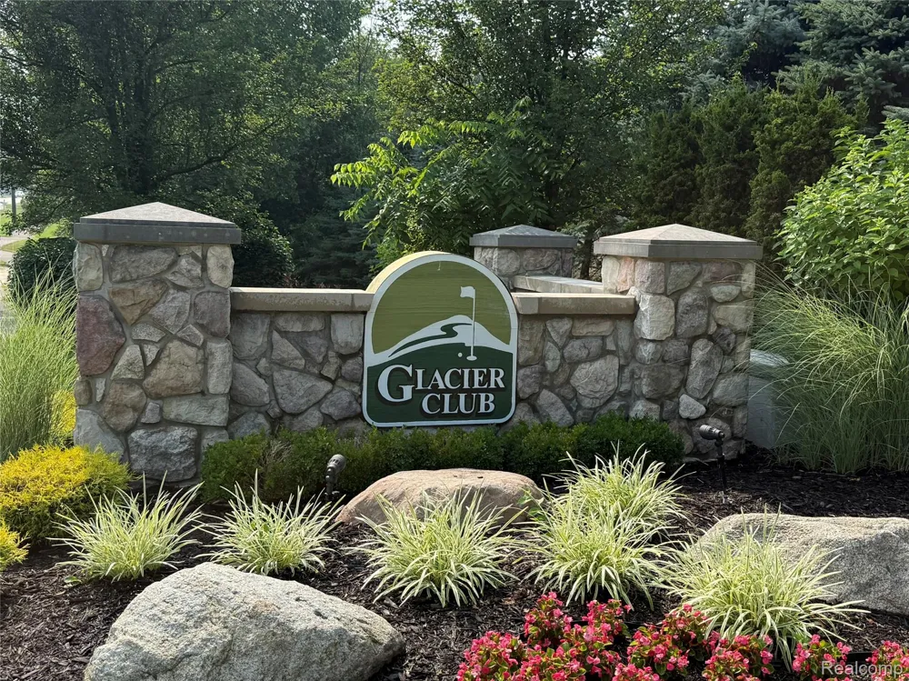 58626 Valley View Drive Washington Township, MI 48094