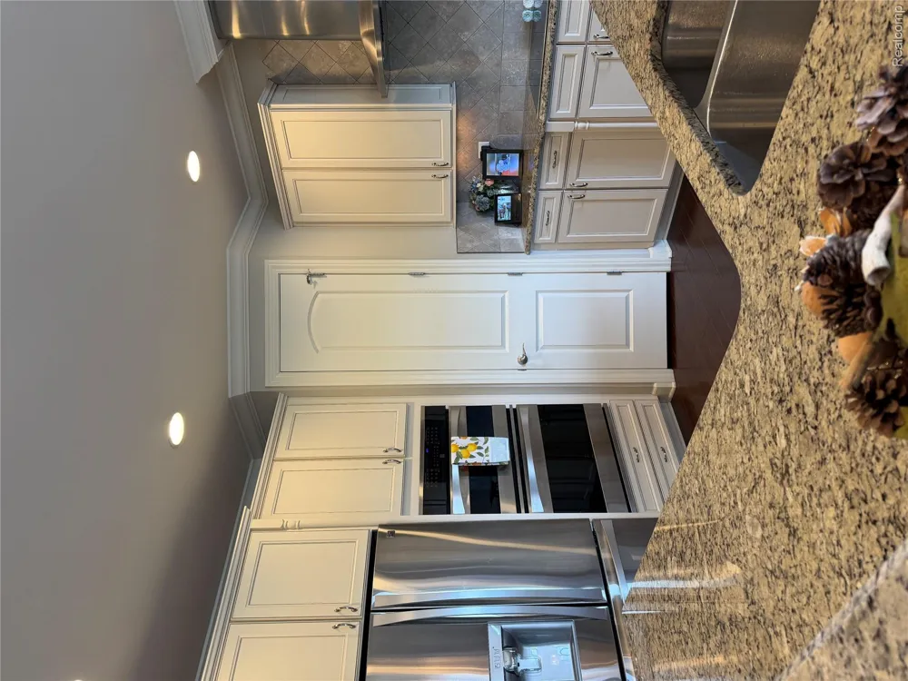 58626 Valley View Drive Washington Township, MI 48094
