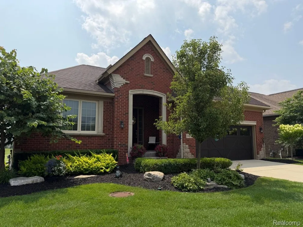 58626 Valley View Drive Washington Township, MI 48094